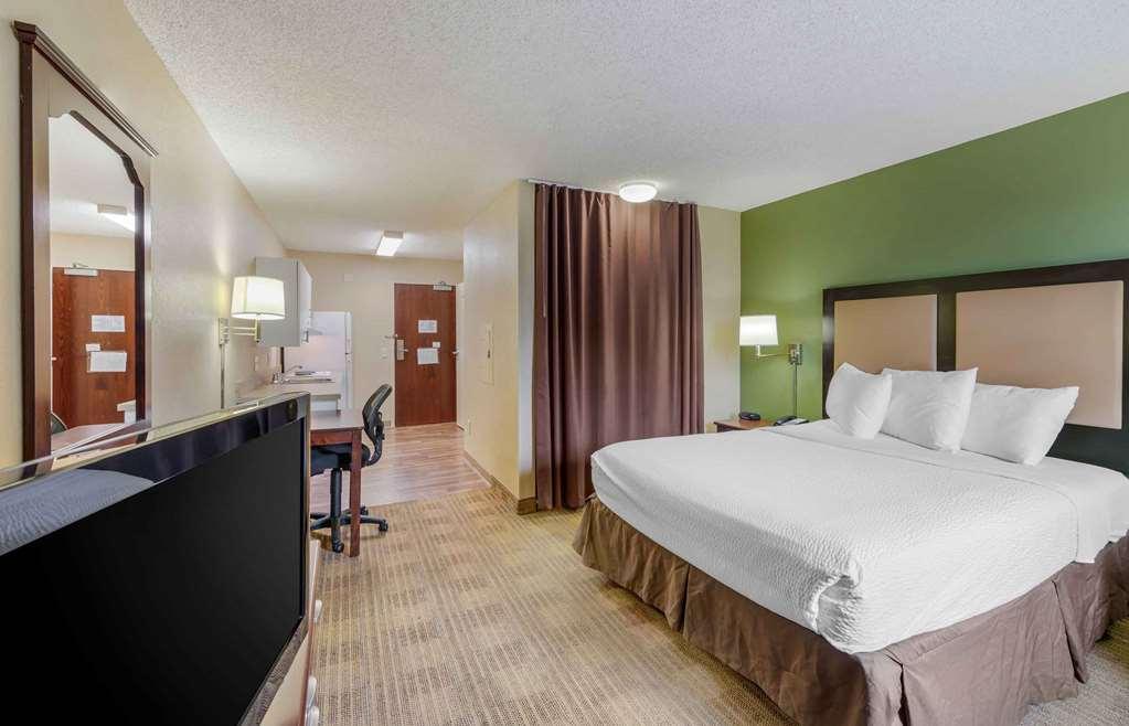 Extended Stay America Suites - Orange County - Huntington Beach Room photo