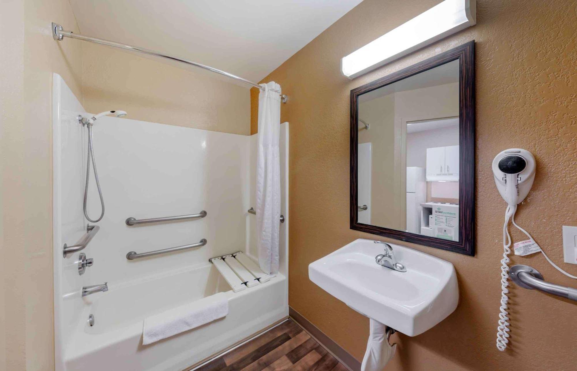 Extended Stay America Suites - Orange County - Huntington Beach Exterior photo